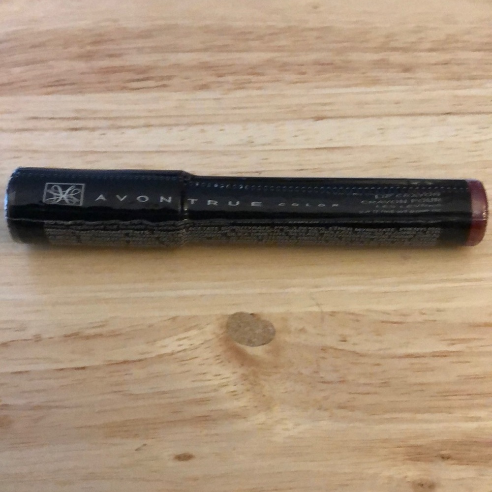 Avon True Color Lip Crayon Lipstick Red Haute